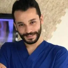 Dt. Semih Tekin — Diş Hekimi, Bursa. Portre fotoğrafı.