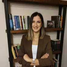 Psk. Ezgi Doğan Dönmez — Psikoloji. Portre fotoğrafı.