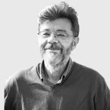 Prof. Dr. Mehmet Emin Önder — Psikiyatri, İstanbul. Portre fotoğrafı.