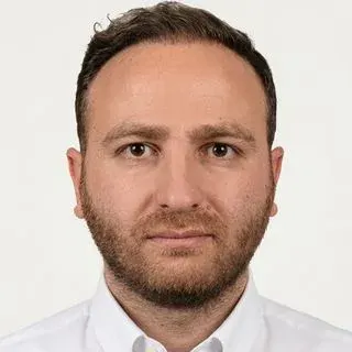 Uzm. Dr. Muhammed Çağrı Zengin — Psikiyatri. Portre fotoğrafı.