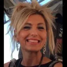 Prof. Dr. İpek Ergür — İzmir. Portre fotoğrafı.