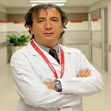 Uzm. Dr. Mehmet Murat Akın — Radyasyon Onkolojisi, Diyarbakır. Portre fotoğrafı.
