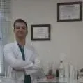 Dt. Ozan Küçük — Diş Hekimi, Mersin. Portre fotoğrafı.