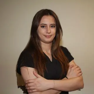 Fzt. İrem Su Zengen — Fizyoterapi Ve Rehabilitasyon, Konya. Portre fotoğrafı.