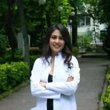 Dt. Esin Yülek — Diş Hekimi, Şişli, İstanbul. Portre fotoğrafı.