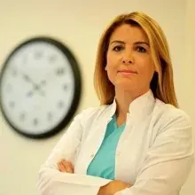 Dt. Şadıman Sarıtaş — Diş Hekimi, İstanbul. Portre fotoğrafı.