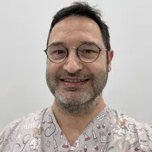 Dr. Dt. Alp Erdin Koyutürk — Çocuk Diş Hekimliği (Pedodonti), Sancaktepe, İstanbul. Portre fotoğrafı.