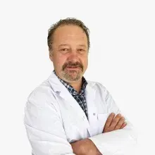 Uzm. Dr. Arif Ender Yılmaz — Endokrinoloji Ve Metabolizma Hastalıkları, Ankara. Portre fotoğrafı.