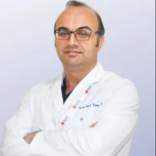 Op. Dr. İsmail Çağatay Topçu — Genel Cerrahi, Bağcılar, İstanbul. Portre fotoğrafı.