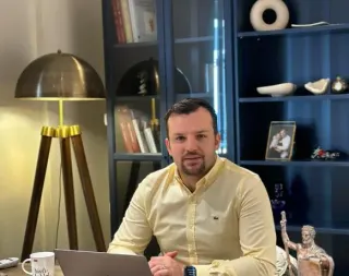 Op. Dr. Ali Oğuz Demir profilinde yer alan galeri fotoğrafı.