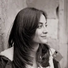 Dt. Merve Bakır Göner — Diş Hekimi. Portre fotoğrafı.