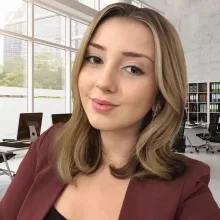 Psk. Almila Özkan — Psikoloji. Portre fotoğrafı.