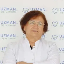 Dt. Ayfer Solak — Diş Hekimi, Kayseri. Portre fotoğrafı.
