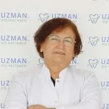 Dt. Ayfer Solak — Diş Hekimi, Kayseri. Portre fotoğrafı.