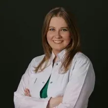Dt. Esra Bozdemir — Diş Hekimi, Gebze, Kocaeli. Portre fotoğrafı.