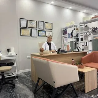 Fzt. Gülcan Demir — Fizyoterapi Ve Rehabilitasyon, Kocaeli. Portre fotoğrafı.