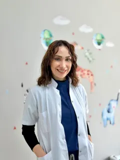 Dt. Behnaz Rezaei profilinde yer alan galeri fotoğrafı.