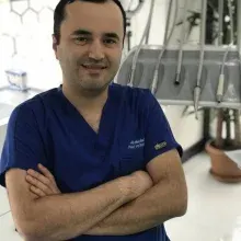 Dt. Yusuf Poyraz — Diş Hekimi, Samsun. Portre fotoğrafı.
