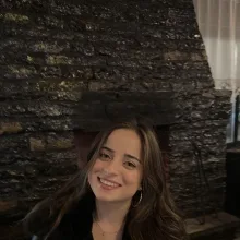 Psk. Ayşe Kübra Çifçi — Psikoloji. Portre fotoğrafı.