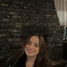 Psk. Ayşe Kübra Çifçi — Psikoloji. Portre fotoğrafı.
