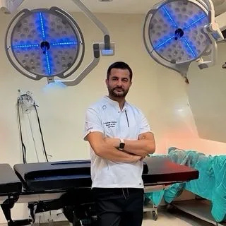 Op. Dr. Gökhan Toğuşlu — Selçuklu, Konya. Portre fotoğrafı.