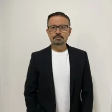 Prof. Dr. Mustafa Deniz Yılmaz — Kulak Burun Boğaz, Antalya. Portre fotoğrafı.