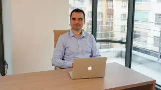 Doç. Dr. Hakan Öğütlü profilinde yer alan galeri fotoğrafı.