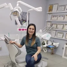 Dt. Ayşe Bilge Kıraç — Diş Hekimi, Konya. Portre fotoğrafı.
