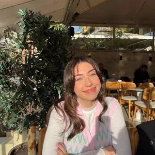 Psk. Yüksel Mihra Özçelik — İstanbul. Portre fotoğrafı.