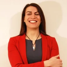 Uzm. Psk. Suzan Uğur Girginer — Psikoloji, İstanbul. Portre fotoğrafı.