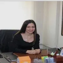 Uzm. Dr. Elif Kurt Yılmaz — Çocuk ve Ergen Psikiyatrisi, Kocaeli. Portre fotoğrafı.
