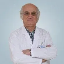 Op. Dr. Ahmet Cemil Yıldız — Plastik Rekonstrüktif Ve Estetik Cerrahi, İzmir. Portre fotoğrafı.