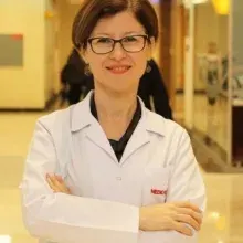 Uzm. Dr. Nurşen Borand — Nöroloji, İzmir. Portre fotoğrafı.