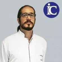 Op. Dr. Alp Arya — Ortopedi Ve Travmatoloji. Portre fotoğrafı.
