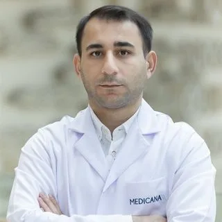 Uzm. Dr. Vugar Jafar — Nöroloji, Beylikdüzü, İstanbul. Portre fotoğrafı.