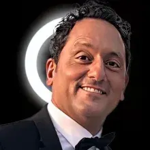 Op. Dr. Murat Moray — Göz Hastalıkları, Bursa. Portre fotoğrafı.