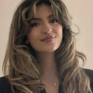 Dkt. Helin Akdeniz profilinde yer alan galeri fotoğrafı.