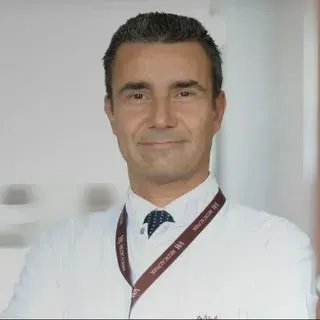 Dr. Öğr. Üyesi Turgut Kuytu — Beyin Ve Sinir Cerrahisi, Bursa. Portre fotoğrafı.