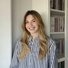 Kl. Psk. Melike Çapıçoğlu — Psikoloji, Bursa. Portre fotoğrafı.
