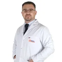 Op. Dr. Kamran Aliyev — Kadın Hastalıkları Ve Doğum, Konya. Portre fotoğrafı.