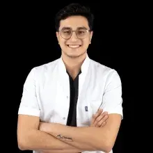 Dt. Metin Cansu — Diş Hekimi, Balıkesir. Portre fotoğrafı.