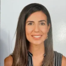 Uzm. Dr. Esra Kolat — Psikiyatri, Çanakkale. Portre fotoğrafı.