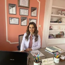 Dyt. Betül Seval Acır — Diyetisyen, Konya. Portre fotoğrafı.