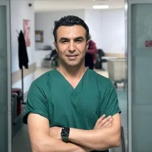 Doç. Dr. Behzat Can. Portre fotoğrafı.