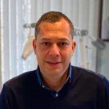 Dr. Dt. Arda Alaçam — Ankara. Portre fotoğrafı.