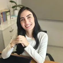 Kl. Psk. Merve Karamehmetoğlu — Psikoloji, İstanbul. Portre fotoğrafı.