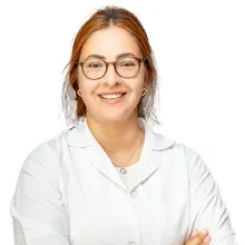 Dyt. İlayda Kuzucu — Diyetisyen, Denizli. Portre fotoğrafı.
