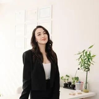 Psk. Serenay Ercan Özülkü — Psikoloji, Ankara. Portre fotoğrafı.