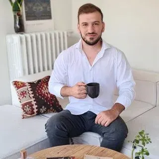 Kl. Psk. Alperen Tezen — Psikoloji, Ankara. Portre fotoğrafı.