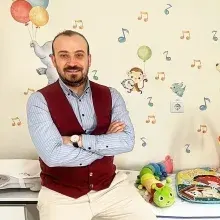 Uzm. Dr. Özgür Erdoğan — Çocuk Sağlığı Ve Hastalıkları, Mardin. Portre fotoğrafı.
